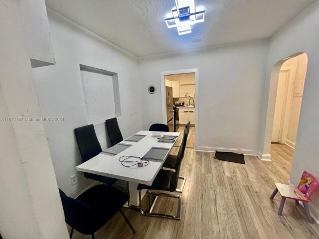 Продажа дома по адресу 47 NW 49th St - фото 5290520