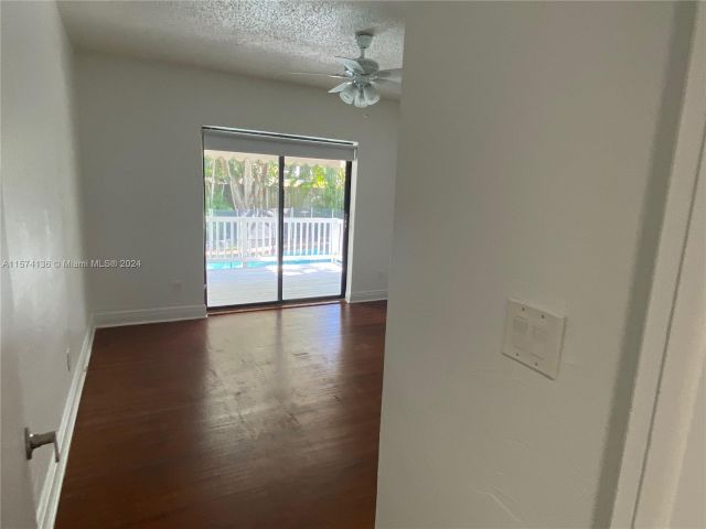 Продажа дома по адресу 330 Redwood Ln - фото 5308234