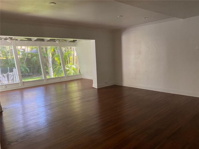 Продажа дома по адресу 330 Redwood Ln - фото 5308240