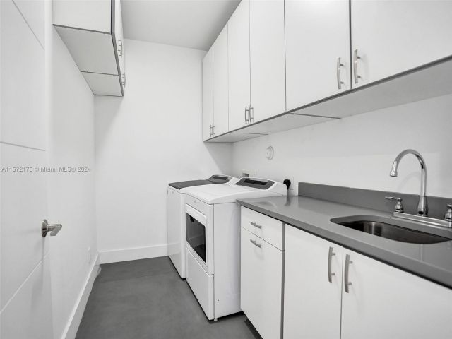 Продажа дома по адресу 925 NE 6th St - фото 5339496