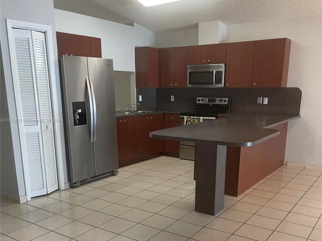 Продажа дома по адресу 14241 SW 48th St - фото 5361079