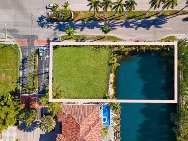 Продажа дома по адресу 3460 NE 164th St - фото 5581450