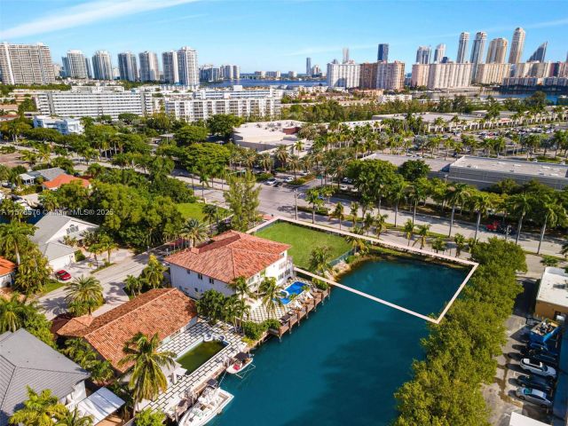 Продажа дома по адресу 3460 NE 164th St - фото 5581451