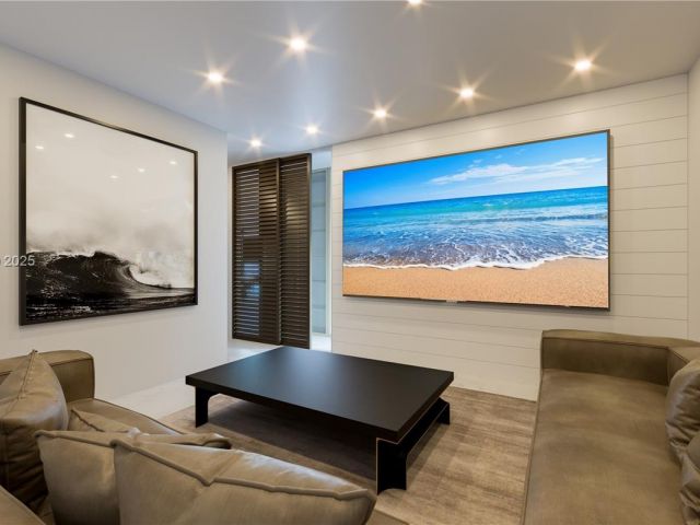 Продажа дома по адресу 3460 NE 164th St - фото 5581455