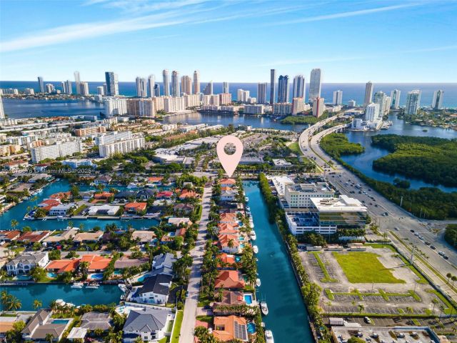 Продажа дома по адресу 3460 NE 164th St - фото 5581462