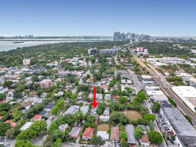 Продажа дома по адресу 455 NE 63rd St - фото 5350768