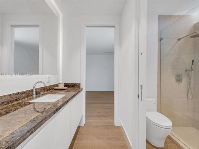 Продажа дома по адресу 545 W 49th St - фото 5354082