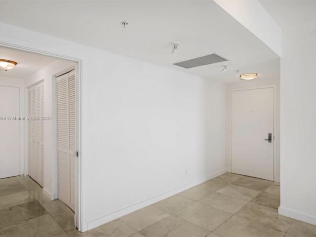 Продажа квартиры #1923 - фото 7518048