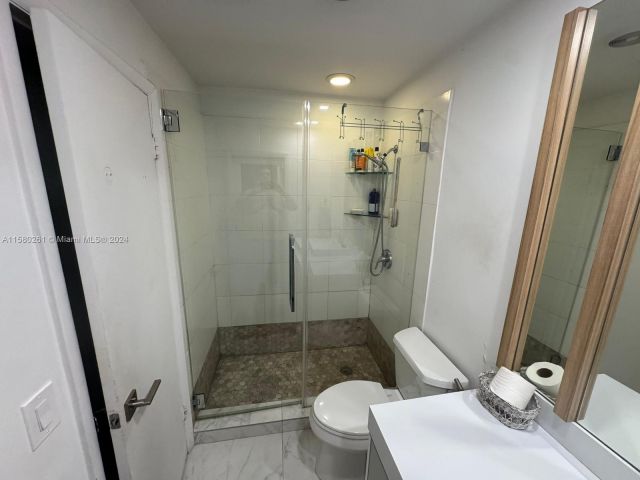 Продажа дома по адресу 21335 NE 19th Ct - фото 5371090