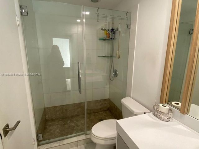 Продажа дома по адресу 21335 NE 19th Ct - фото 5486079