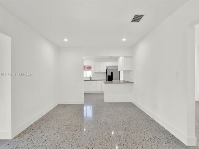 Продажа дома по адресу 12434 SW 27th St - фото 5370477