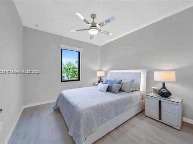 Продажа дома по адресу 545 NW 17th St - фото 5379534