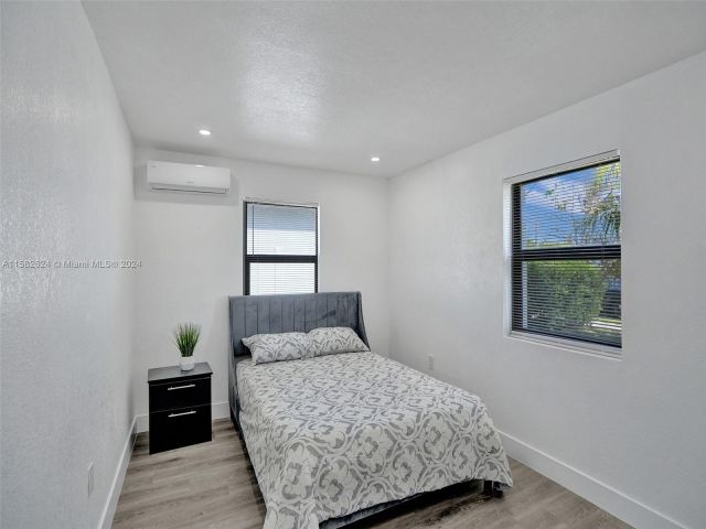 Продажа дома по адресу 905 SW 22nd St - фото 5374660