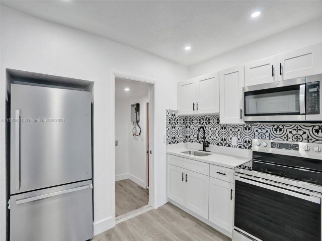 Продажа дома по адресу 905 SW 22nd St - фото 5374669