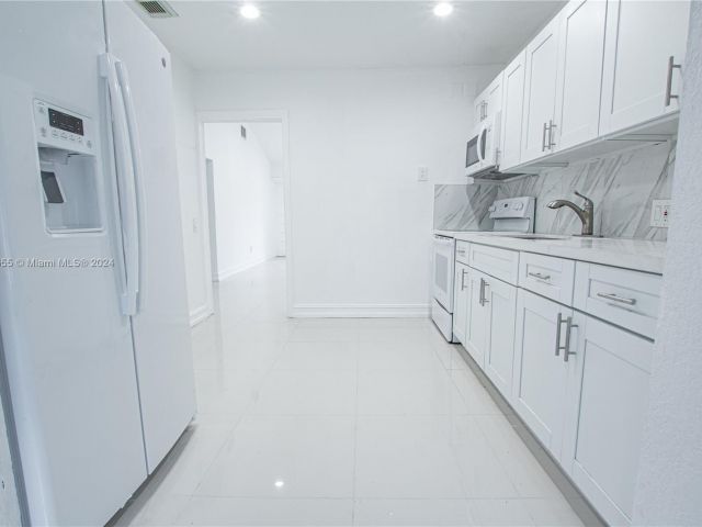 Продажа дома по адресу 575 NW 49th St - фото 5380444