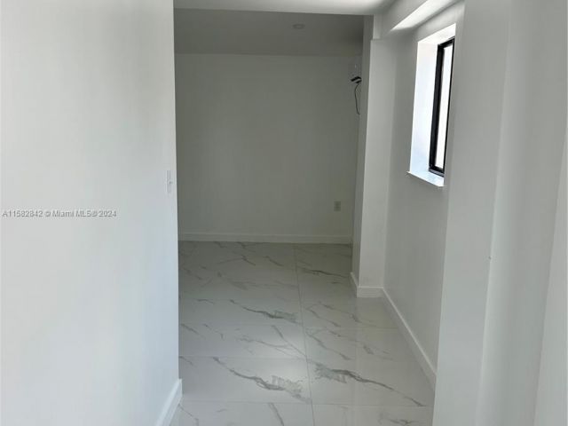 Продажа дома по адресу 1251 NW 143rd St - фото 5396143