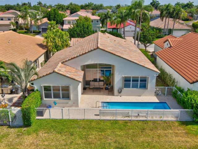 Продажа дома по адресу 18641 Sea Turtle Ln - фото 5397176