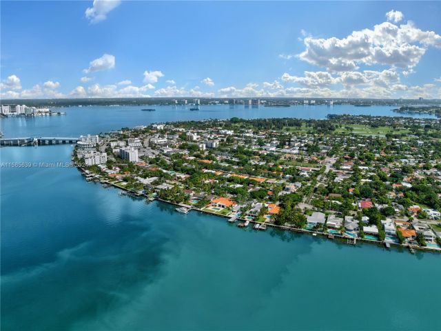 Продажа дома по адресу 1730 Bay Dr - фото 5405917