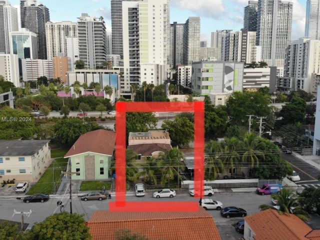 Продажа дома по адресу 1031 SW 4th Ave - фото 5398268