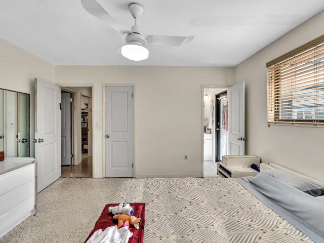 Продажа дома по адресу 19321 NE 18th Place - фото 6771681