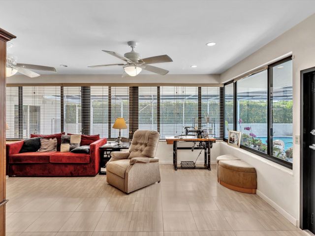 Продажа дома по адресу 19321 NE 18th Place - фото 6771687