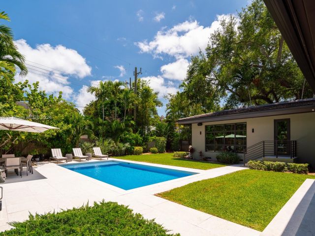 Продажа дома по адресу 3011 S Miami Ave - фото 5433949