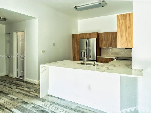 Продажа дома по адресу 13020 NW 5th St - фото 5423045