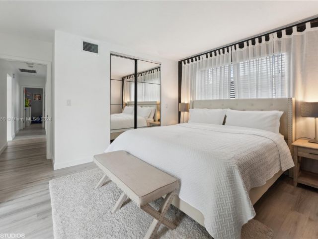 Продажа дома по адресу 1820 N 56th Ave - фото 5422993