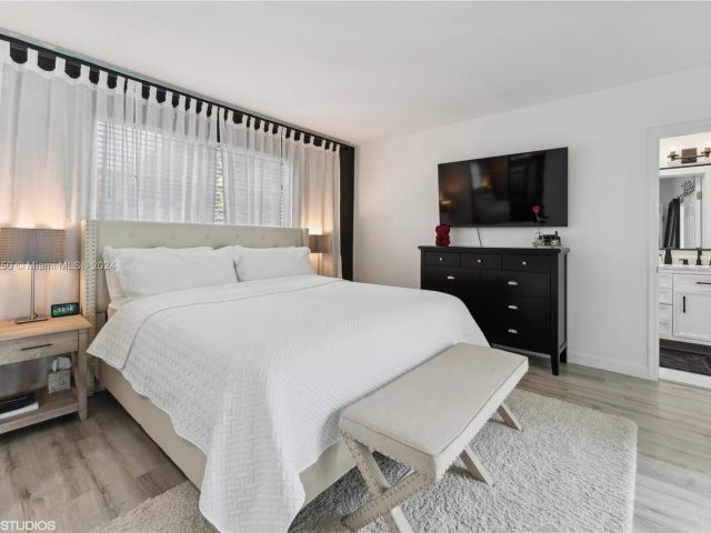 Продажа дома по адресу 1820 N 56th Ave - фото 5422994