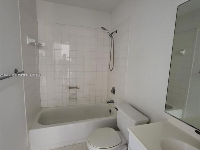 Продажа дома по адресу 17217 NW 8th St - фото 5454451