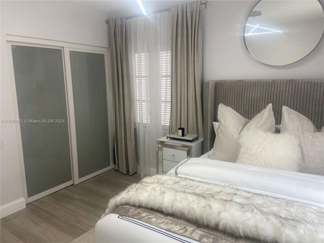 Продажа дома по адресу 1770 NE 12th St - фото 5440424