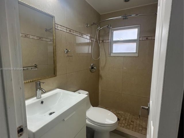 Продажа дома по адресу 201 NW 27th Ct - фото 5450744