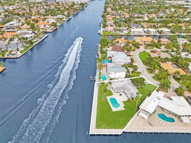 Продажа дома по адресу 35 CASTLE HARBOR ISLE - фото 5492734