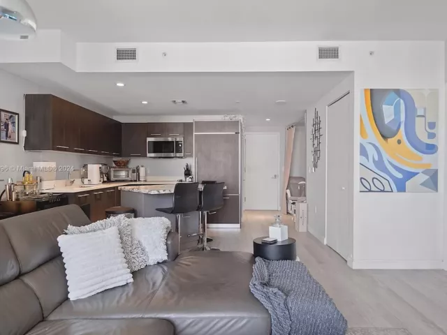 Продажа квартиры #3502 - фото 5456196