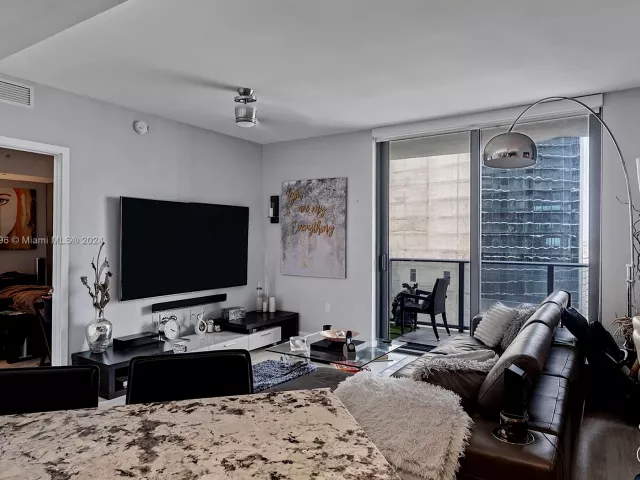 Продажа квартиры #3502 - фото 5456197