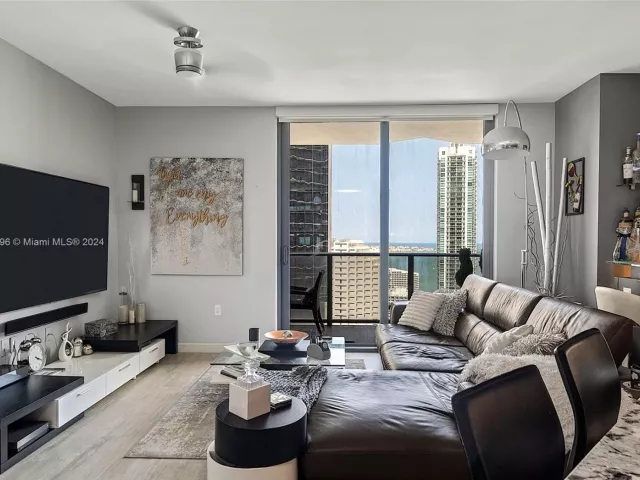 Продажа квартиры #3502 - фото 5456199