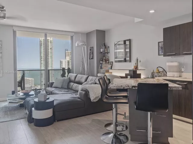 Продажа квартиры #3502 - фото 5456200