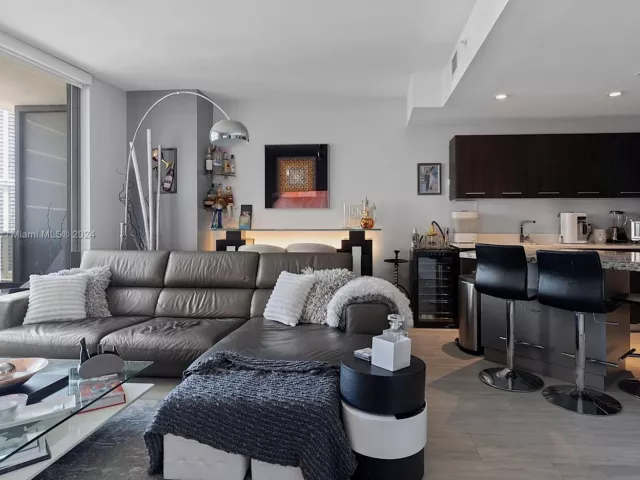 Продажа квартиры #3502 - фото 5456194