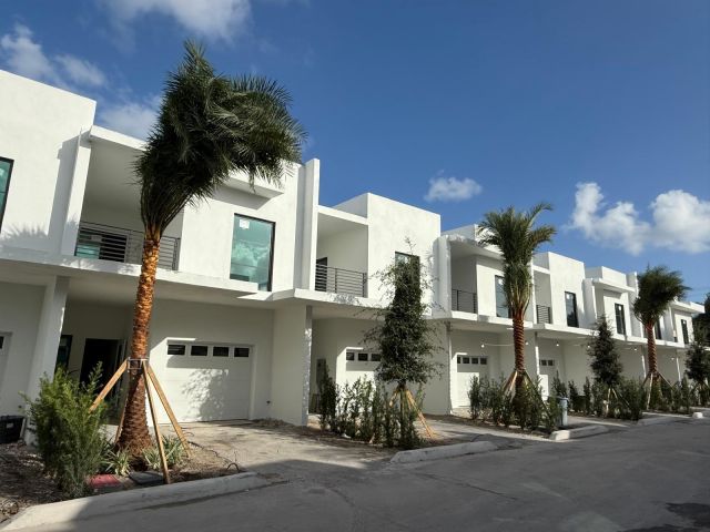 Продажа дома по адресу 2526 Pierce 10 - фото 5528122