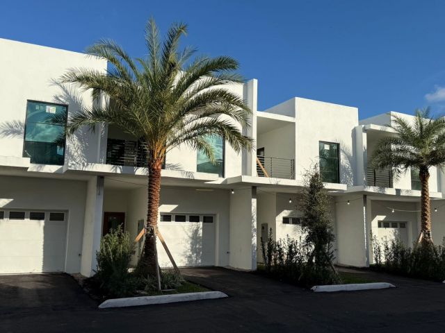 Продажа дома по адресу 2526 Pierce 10 - фото 5528135