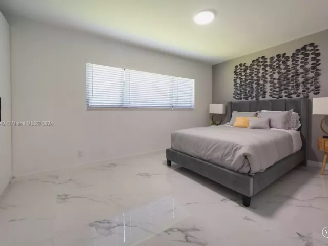 Продажа дома по адресу 2308 SE 18 St - фото 5465894