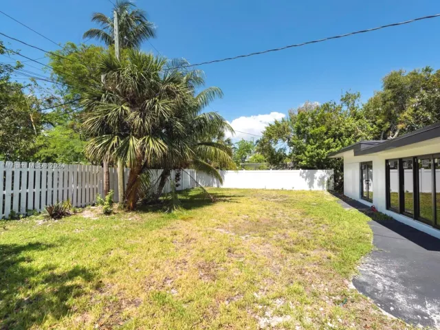 Продажа дома по адресу 2308 SE 18 St - фото 5465898