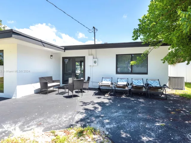 Продажа дома по адресу 2308 SE 18 St - фото 5465899