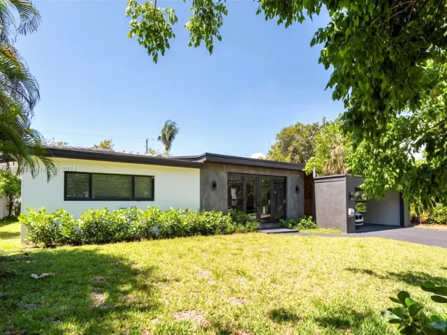 Продажа дома по адресу 2308 SE 18 St - фото 5465902