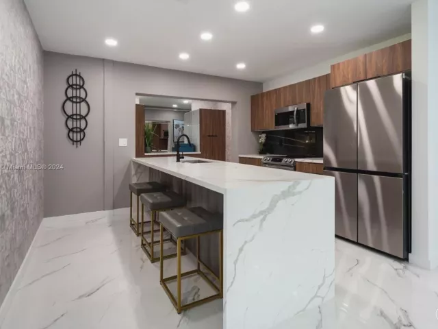 Продажа дома по адресу 2308 SE 18 St - фото 5465890