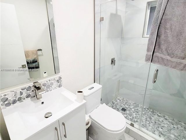 Продажа дома по адресу 2550 SW 68 AVE - фото 5466395