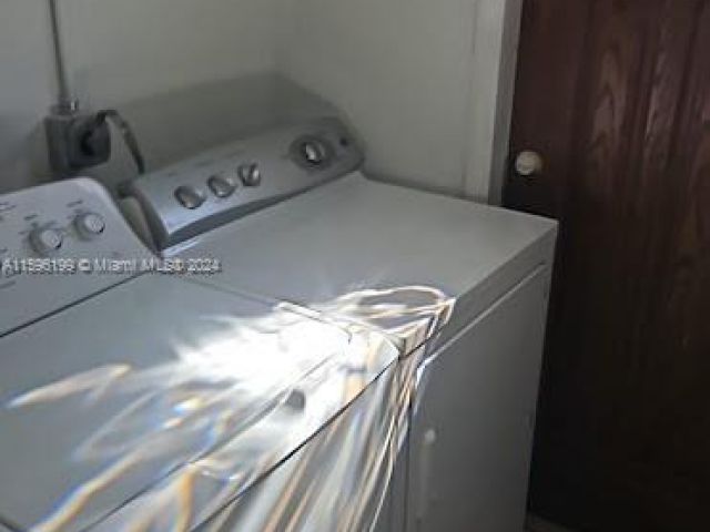 Продажа дома по адресу 5730 Douglas St - фото 5473230