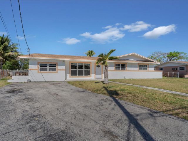 Продажа дома по адресу 20831 NW Miami Ct - фото 5485916