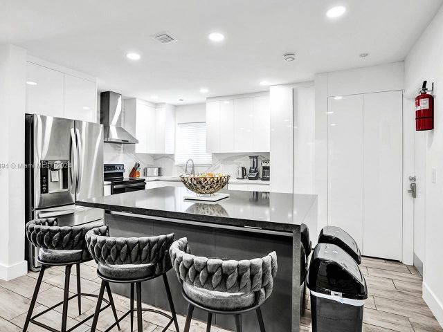 Дом в аренду по адресу 1206 Lincoln St - фото 5499460