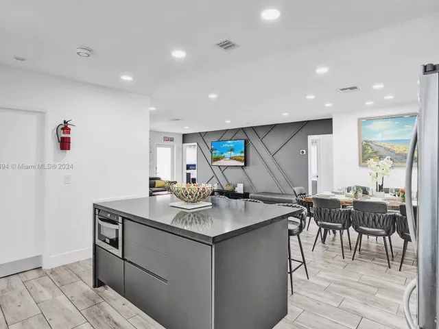 Дом в аренду по адресу 1206 Lincoln St - фото 5499458